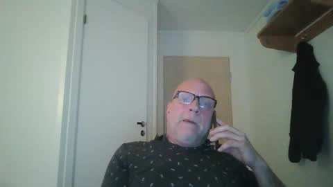 sandnesrune523 online show from January 15, 1:59 pm