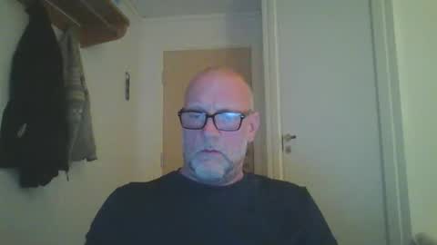 sandnesrune523 online show from February 14, 8:49 pm