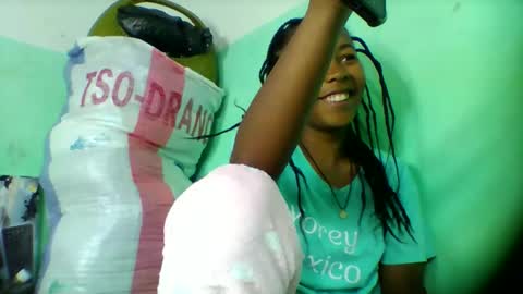 sandra1253099 online show from March 12, 7:25 am