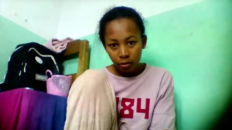 Snapshot of sandra1253099 chatting on July 6, 6:10 am sandra1253099 online show from July 6, 6:10 am