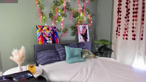 Snapshot of sandra__jackson chatting on February 18, 2:51 am sandra__jackson online show from February 18, 2:51 am