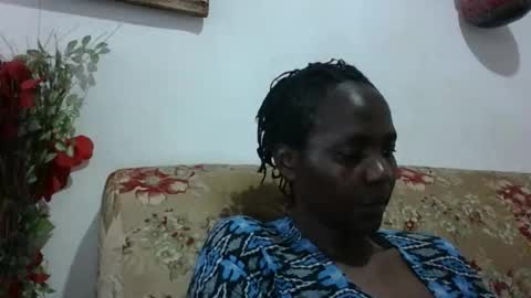 Snapshot of sandra_milly chatting on December 18, 4:40 am sandra online show from December 18, 4:40 am