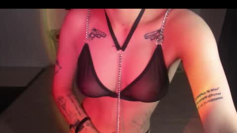 sandraa_a online show from October 1, 3:07 pm