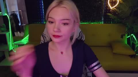 Sandy  online show from January 31, 4:14 am