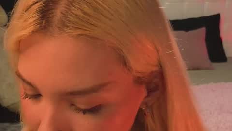 Sandy  online show from November 28, 2:14 am