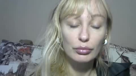 Sandra online show from October 7, 2:25 pm