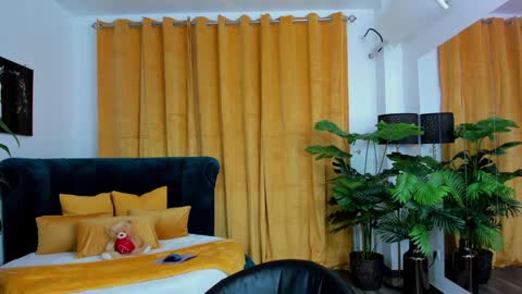 Sandra online show from November 14, 6:50 pm