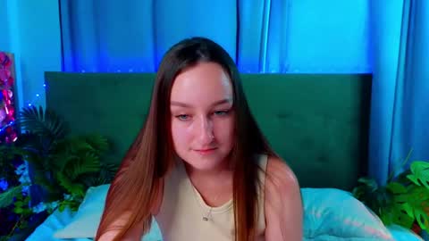 Snapshot of sandrawarren chatting on May 25, 7:25 am Sandra online show from May 25, 7:25 am