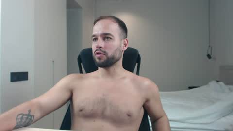 Snapshot of sandro_best chatting on July 14, 10:21 am DeAlex online show from July 14, 10:21 am