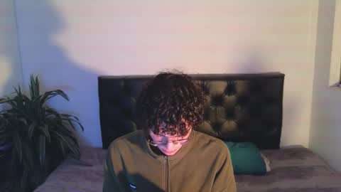 Snapshot of sandro_vitali chatting on September 18, 5:53 am sandro_vitali online show from September 18, 5:53 am