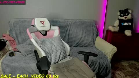 Sandy and Chris online show from January 16, 11:15 am