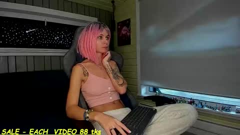 Sandy and Chris online show from October 14, 11:22 am