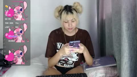 Snapshot of sandy_straw chatting on October 26, 7:53 pm sandy_straw online show from October 26, 7:53 pm