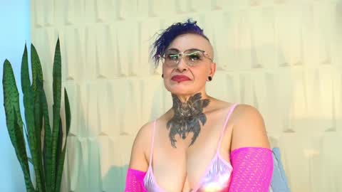 Sandy Rose online show from March 12, 9:35 pm