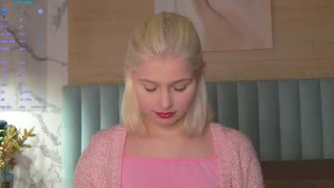 Snapshot of sandyshayes chatting on July 6, 5:37 am Sandy online show from July 6, 5:37 am