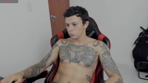 Snapshot of santi_alpha chatting on October 2, 11:23 pm Santi online show from October 2, 11:23 pm