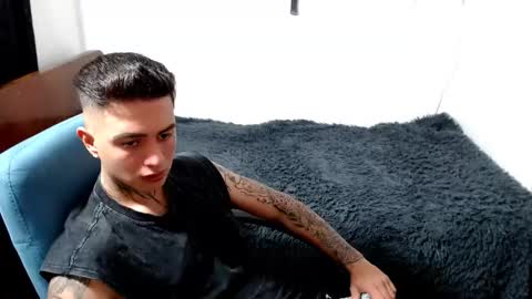 Snapshot of santi_ss chatting on October 10, 1:59 am santi_ss online show from October 10, 1:59 am