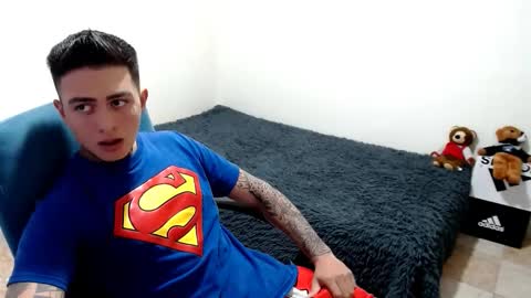 Snapshot of santi_ss chatting on October 16, 6:53 pm santi_ss online show from October 16, 6:53 pm