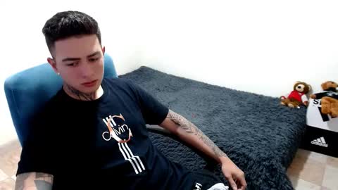 Snapshot of santi_ss chatting on October 20, 1:06 am santi_ss online show from October 20, 1:06 am