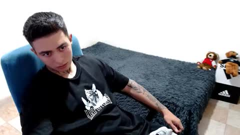 Snapshot of santi_ss chatting on October 21, 12:55 am santi_ss online show from October 21, 12:55 am