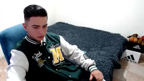 Snapshot of santi_ss chatting on October 29, 1:57 pm santi_ss online show from October 29, 1:57 pm