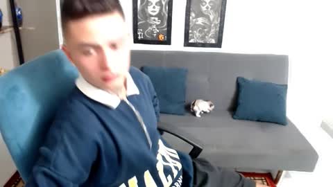 Snapshot of santi_ss chatting on November 6, 11:48 pm santi_ss online show from November 6, 11:48 pm