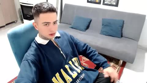 santi_ss online show from December 15, 3:22 am