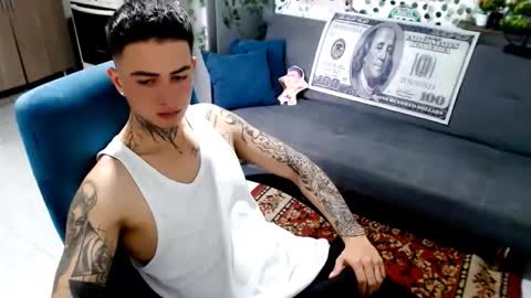 santi_ss online show from February 11, 3:50 pm