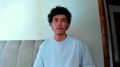 santi_twink19 online show from June 14, 11:40 pm