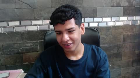 santi online show from November 20, 1:17 am