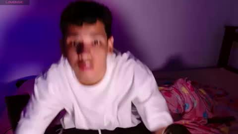 santi online show from March 17, 10:57 pm