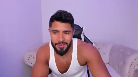 santiago_huntt online show from February 2, 9:24 pm