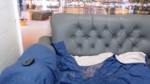 Snapshot of santiago_miler chatting on June 12, 6:29 pm santiago miller online show from June 12, 6:29 pm