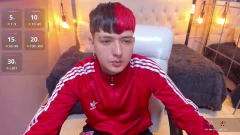 SANTIAGO  online show from March 27, 11:04 pm