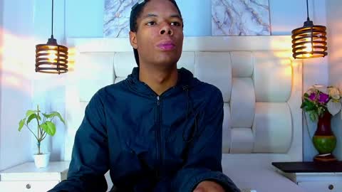 Santiiiiii  online show from March 11, 12:55 pm