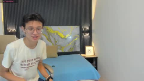 santiago_russo18 online show from October 30, 12:17 pm