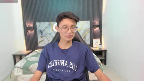 santiago_russo18 online show from February 23, 7:44 pm