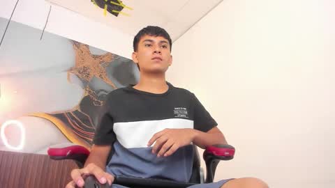 santiagocool online show from April 18, 12:31 pm