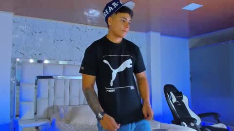 Santi Reyes online show from October 16, 1:50 am