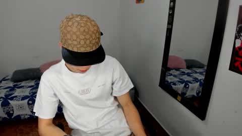 Snapshot of santiceballo chatting on February 19, 5:14 am Julius Novachrono online show from February 19, 5:14 am