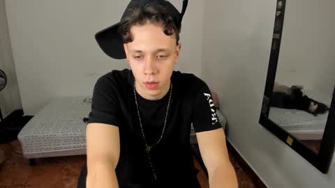 Snapshot of santiceballo chatting on March 6, 8:44 am Julius Novachrono online show from March 6, 8:44 am