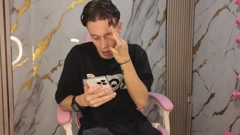 Snapshot of santiceballo chatting on March 16, 11:31 pm Julius Novachrono online show from March 16, 11:31 pm