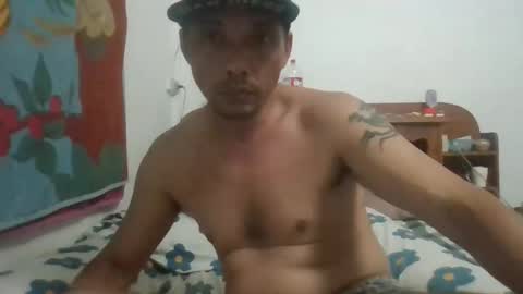 santichai561323 online show from February 2, 1:15 am