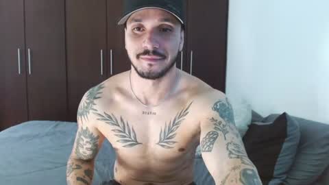 Snapshot of santti_torres chatting on June 30, 9:49 pm Santy Torres online show from June 30, 9:49 pm