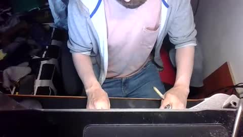 santuronvargas online show from November 30, 7:56 am