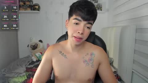 Mr. Santiago online show from April 19, 1:32 pm