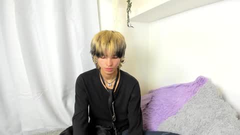 kitty online show from December 18, 3:04 am