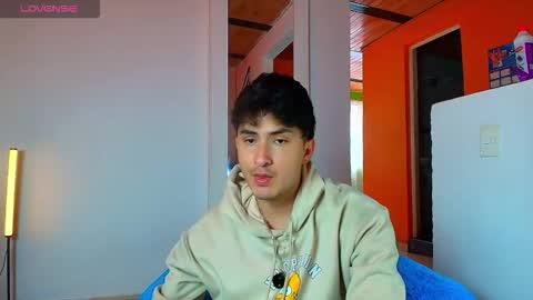 Santyago online show from January 12, 6:35 pm