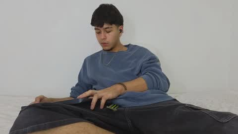 Snapshot of santybig18 chatting on January 16, 12:02 am santybig18 online show from January 16, 12:02 am