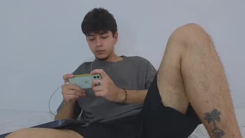 Snapshot of santybig18 chatting on February 23, 6:23 pm santybig18 online show from February 23, 6:23 pm